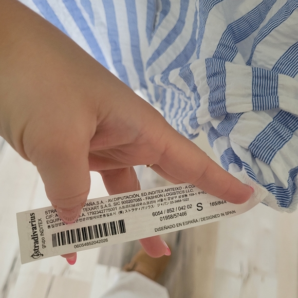 Stradivarius | oversized short sleeve button up blouse with ruffle collar - Picture 4 of 8